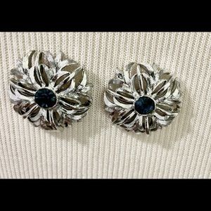 VINTAGE FLOWER EARRING SILVER BLUE STONE STUDS
